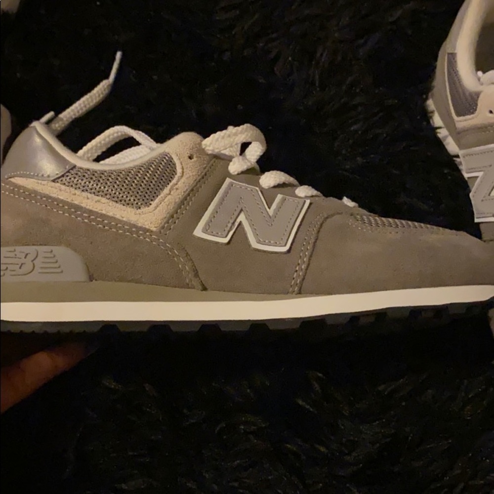 Shoes - Picture 3 of 4